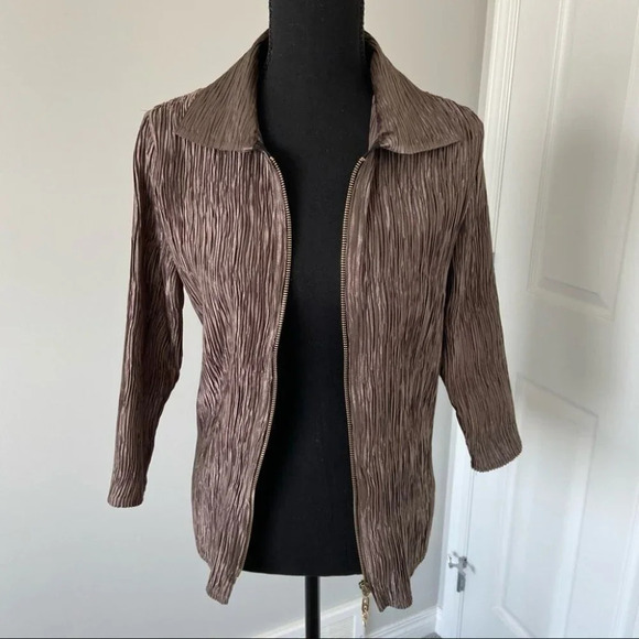 Jolie Mine  Paris Pleat Pisse’ Crinkle Satin Jacket - Picture 5 of 16